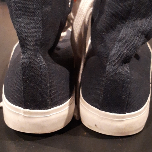 High Top Sneakers by FOREVER 21. SIZE 7 - Picture 4 of 8